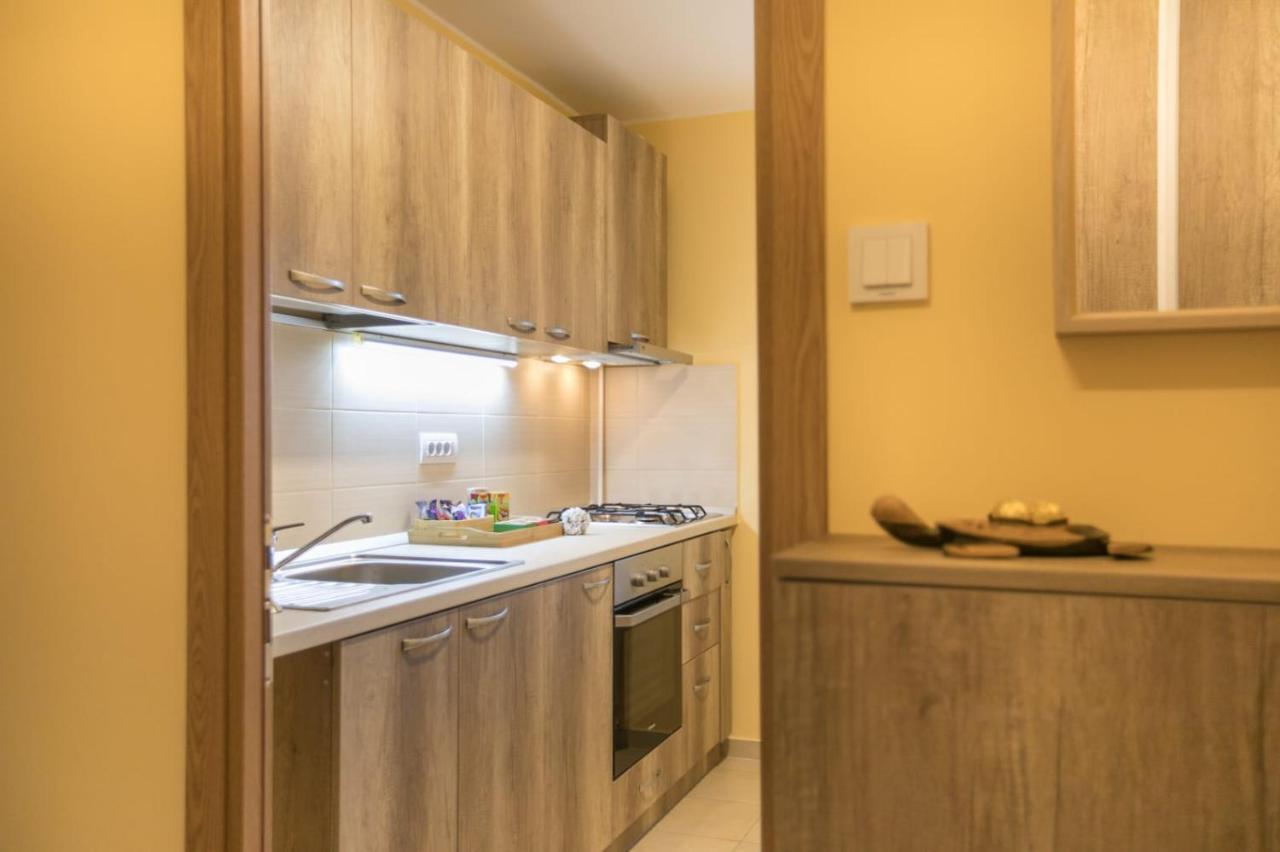 Golden Apartment Baneasa Bukarest Eksteriør billede