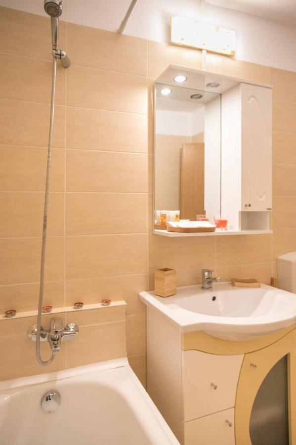Golden Apartment Baneasa Bukarest Eksteriør billede