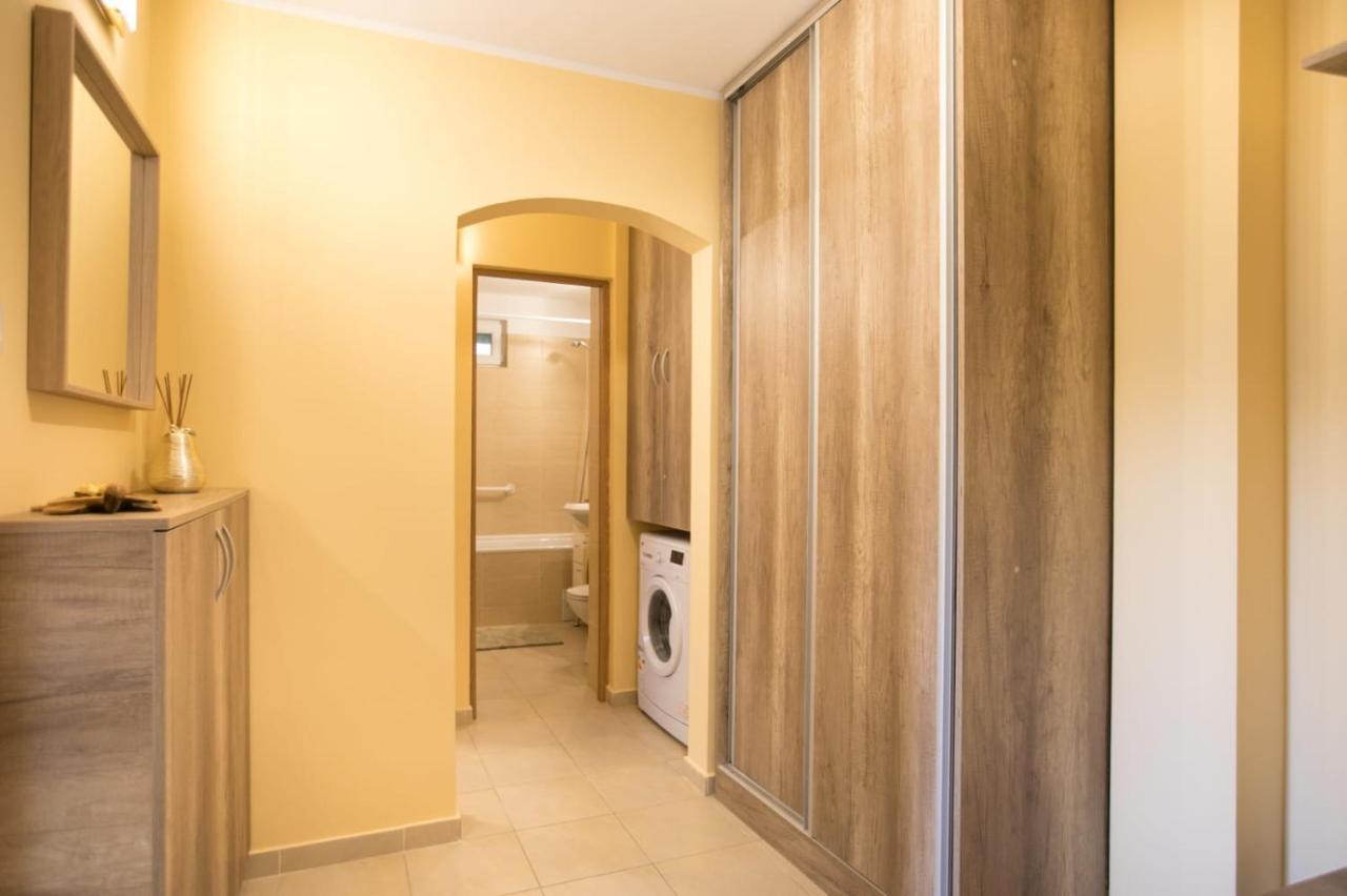 Golden Apartment Baneasa Bukarest Eksteriør billede